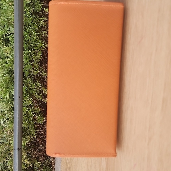 Tory Burch Orange Eyeglass Case With Poach - Picture 4 of 7